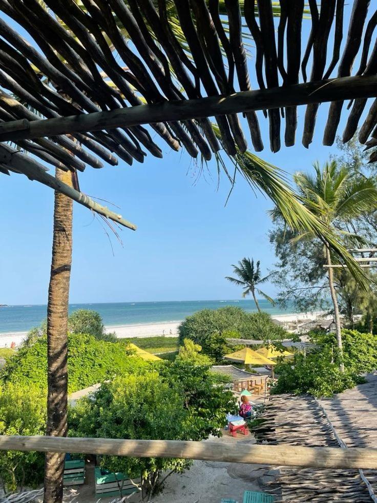 Tiwi Beach Resort & Spa Mombasa Exteriör bild