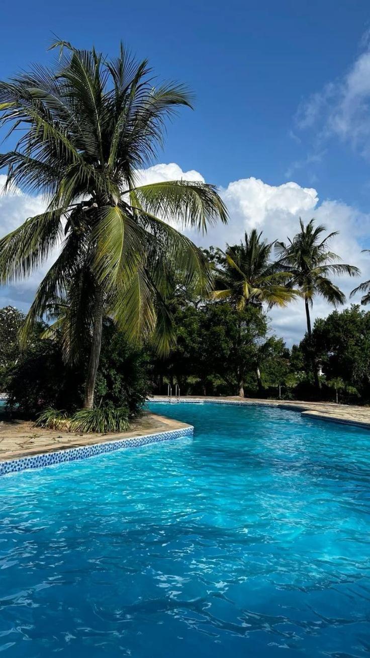 Tiwi Beach Resort & Spa Mombasa Exteriör bild