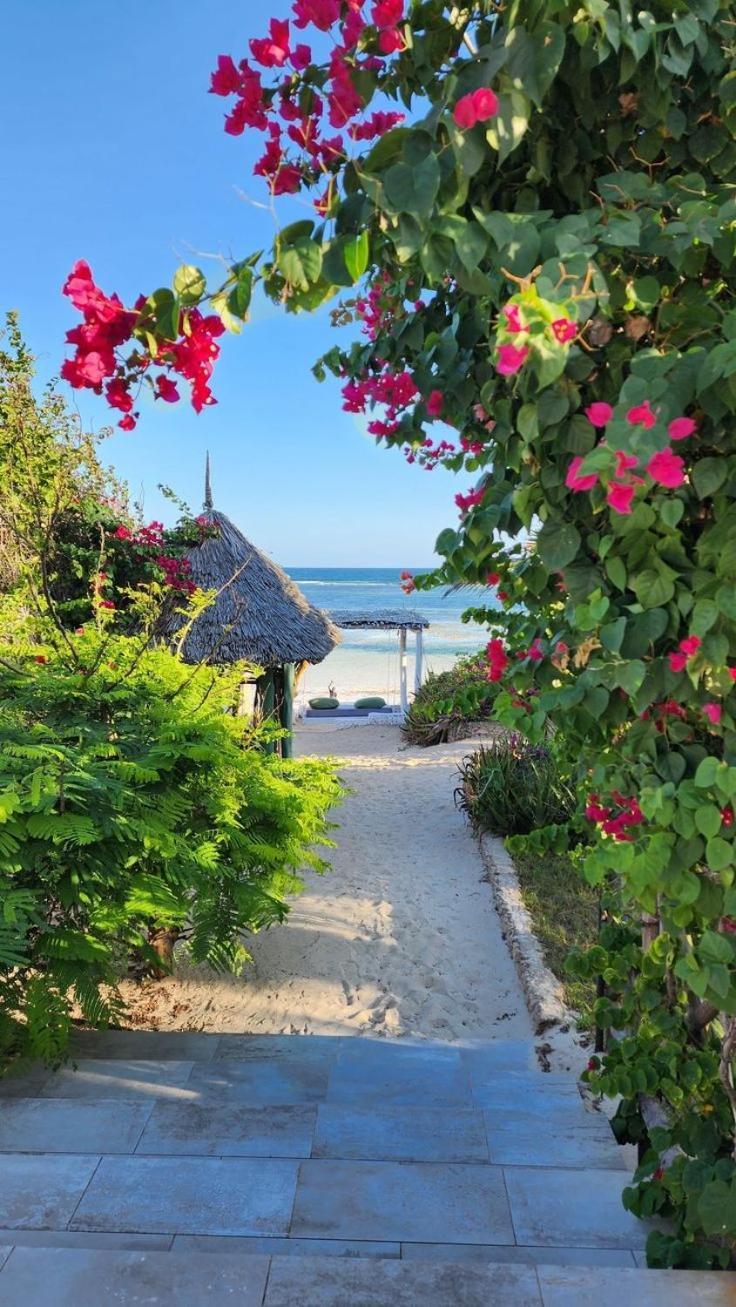 Tiwi Beach Resort & Spa Mombasa Exteriör bild